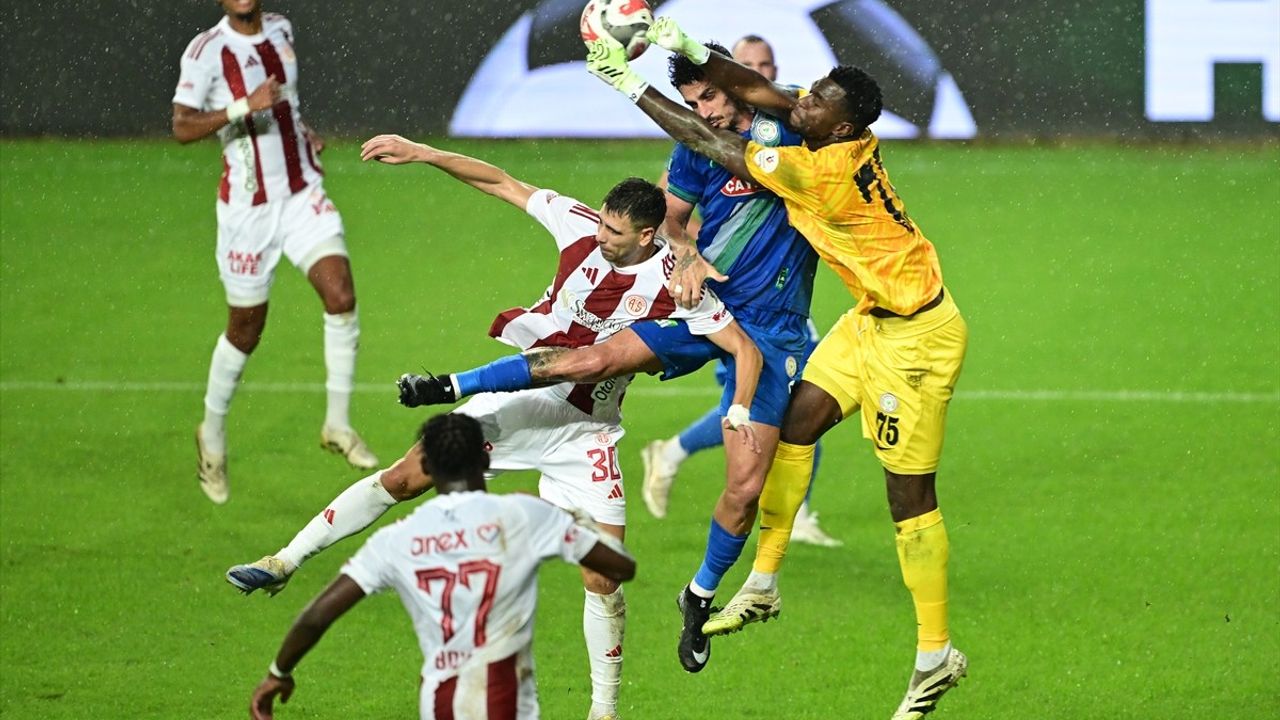 Çaykur Rizespor, Hesap.com Antalyaspor'u 5-2 mağlup etti