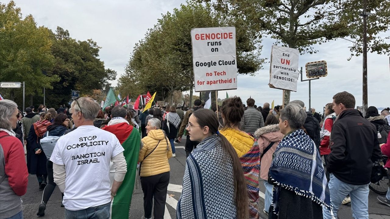 Cenevre'de binlerce kişi Gazze'deki soykırımın son bulmasını talep etti