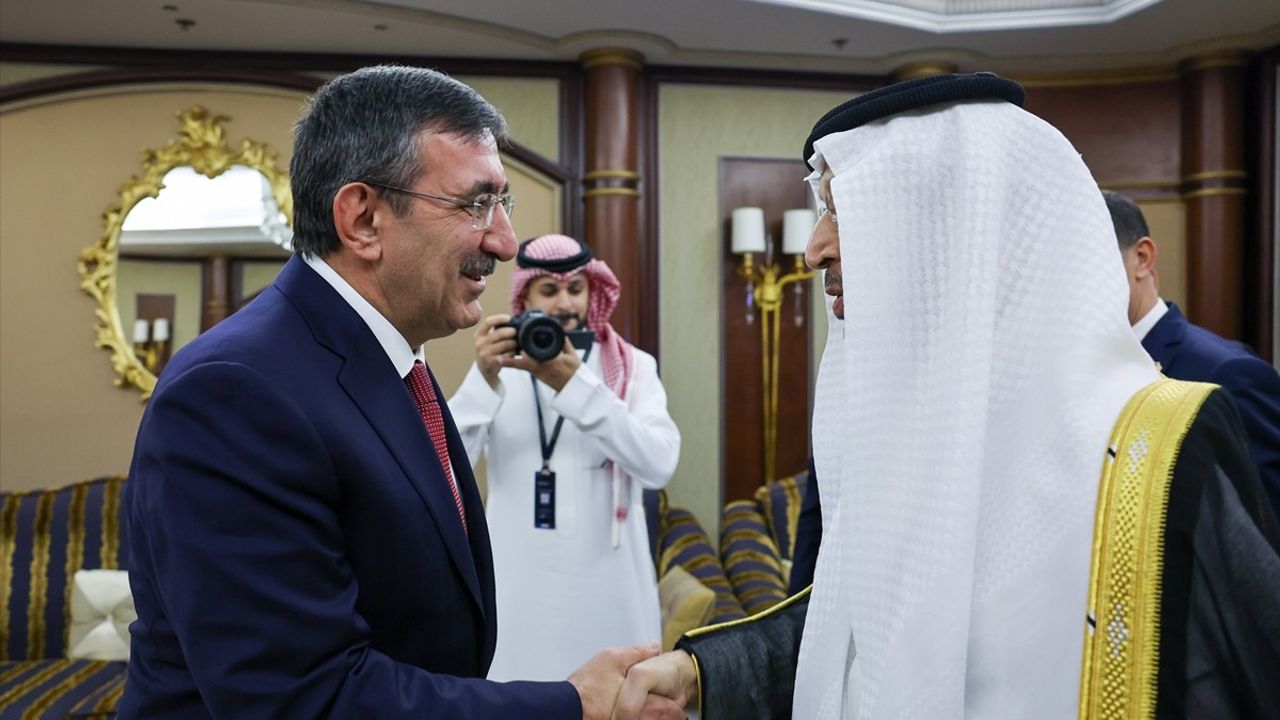 Cevdet Yılmaz, 9. Future Investment Initiative Forumu'nda Suudi Yatırım Bakanı Halid bin Abdulaziz el-Falih'i kabul etti