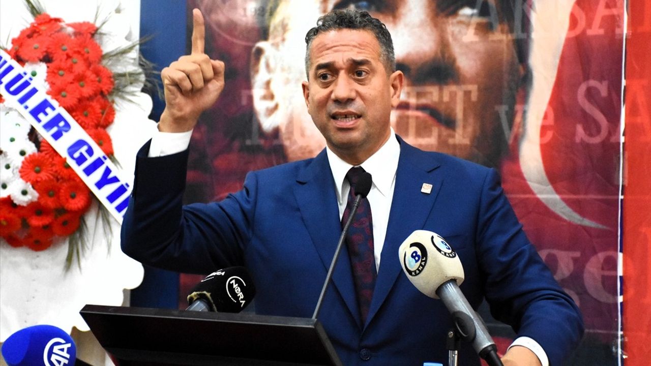 CHP Aksaray 14. Olağan İl Kongresi: Ali Mahir Başarır divan başkanlığına seçildi