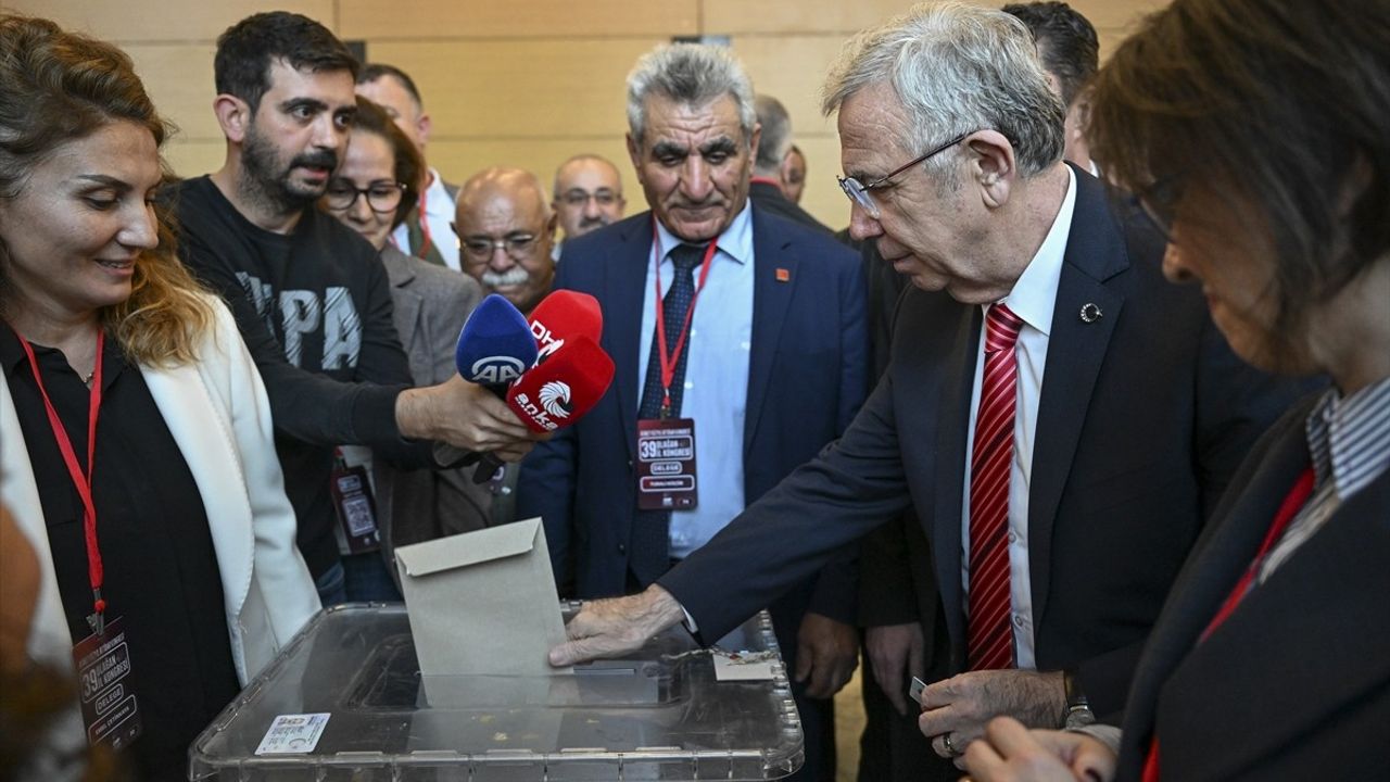 CHP Ankara İl Başkanlığı'na Ümit Erkol yeniden seçildi