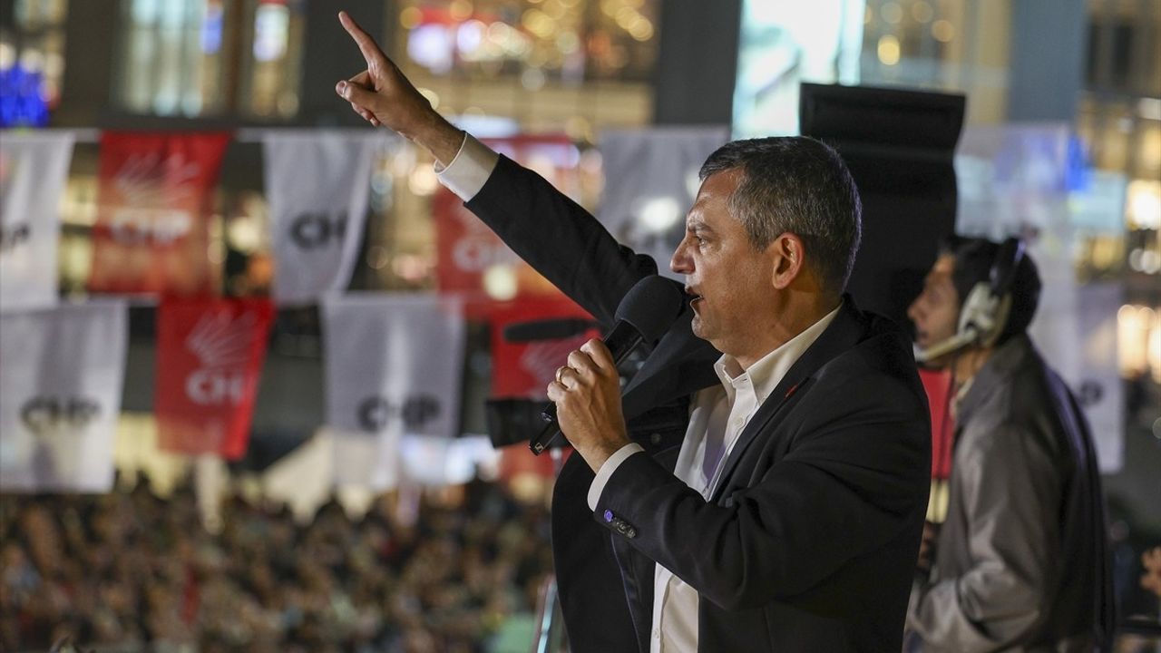 CHP Genel Başkanı Özgür Özel: Şişli mitinginde iddianame çağrısı ve Özgürlük Filosu milletvekillerine destek