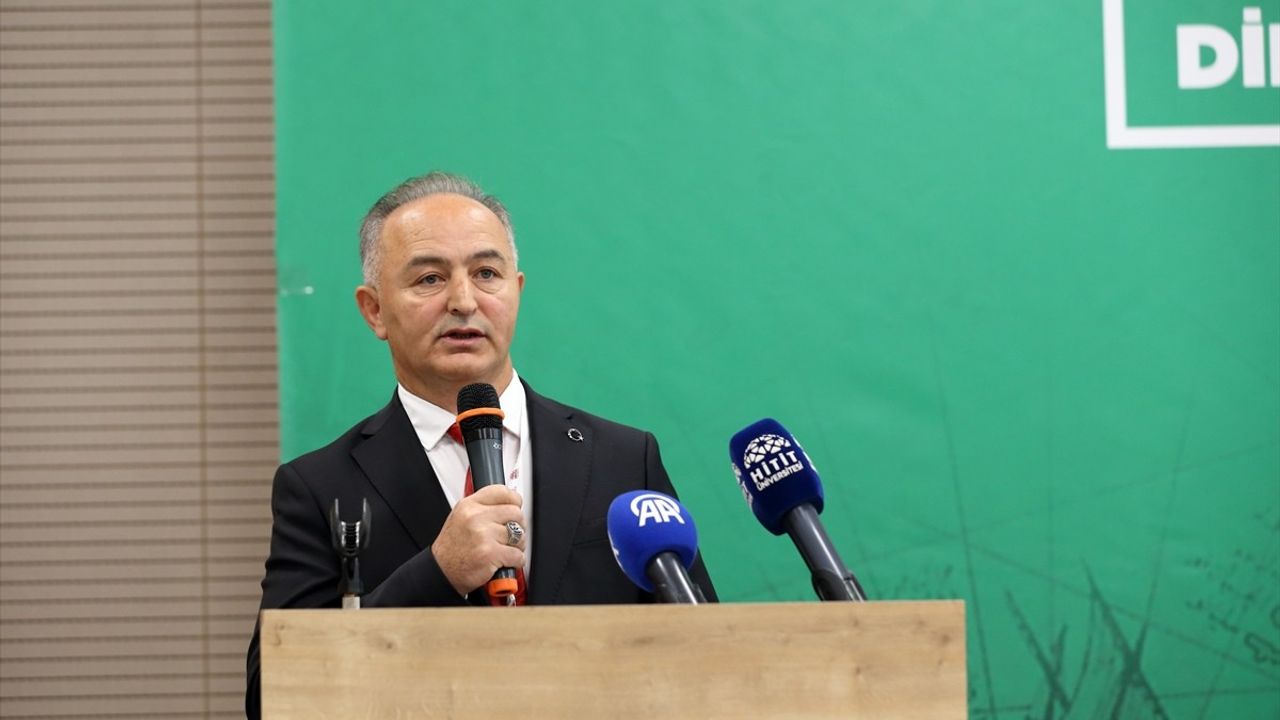 Çorum'da 'Coğrafya ve Toplum' konulu üçüncü Din ve Coğrafya Sempozyumu başladı