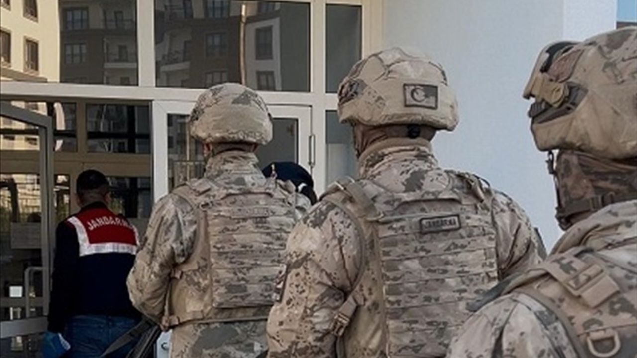 Çorum merkezli üç ilde terör operasyonu: 2 şüpheli tutuklandı