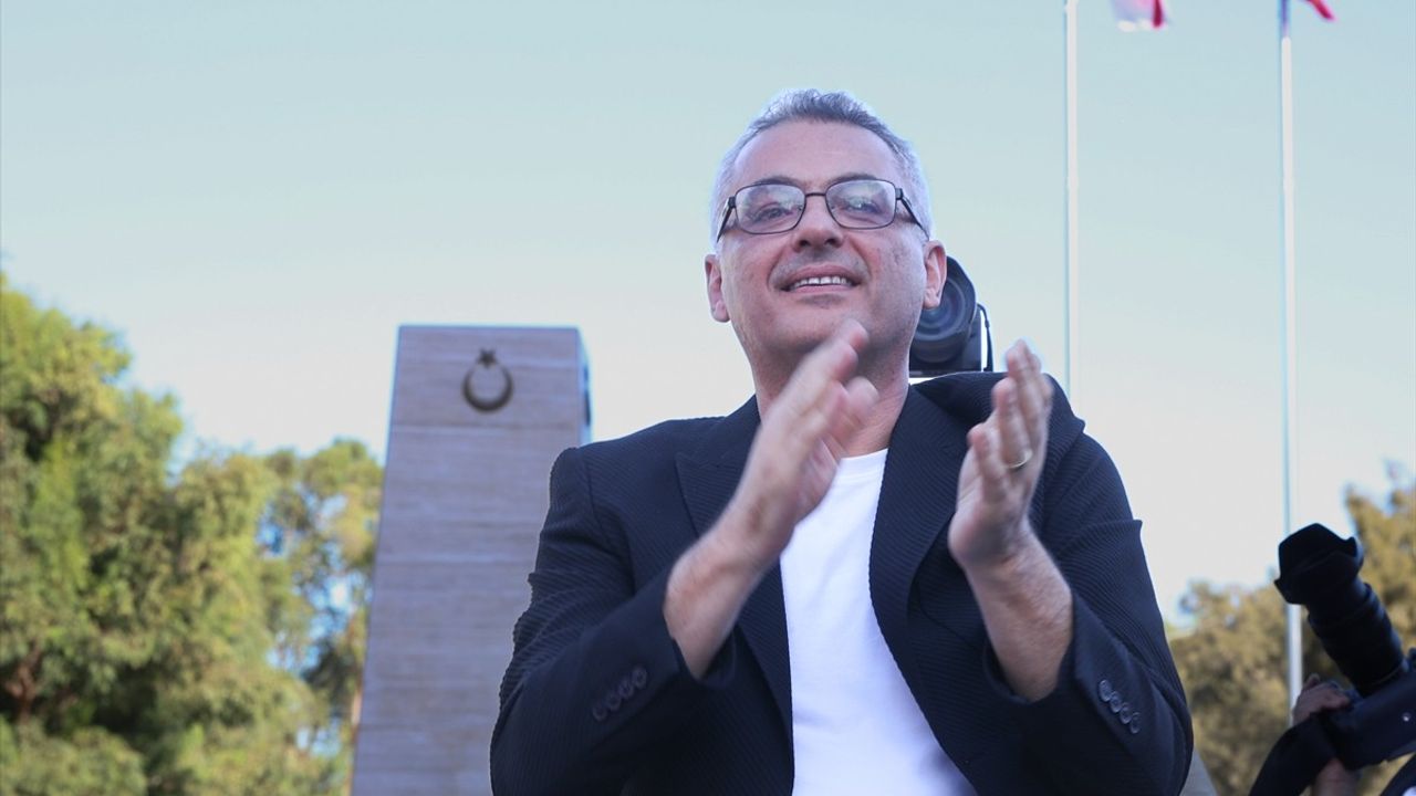 CTP Genel Başkanı Tufan Erhürman, KKTC cumhurbaşkanı kampanyasını Lefkoşa'daki yürüyüşle tamamladı