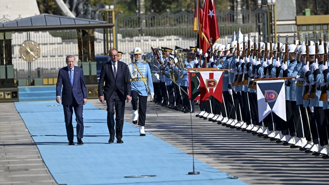 Cumhurbaşkanı Erdoğan, Almanya Başbakanı Friedrich Merz'i resmi törenle karşıladı