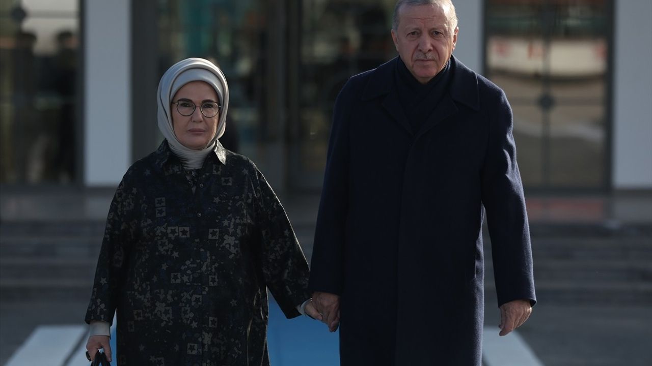 Cumhurbaşkanı Erdoğan Resmi Ziyaret İçin Kuveyt'e Gitti