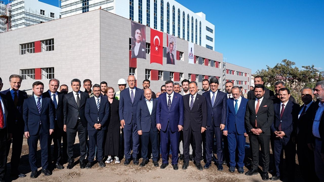 Cumhurbaşkanı Yardımcısı Cevdet Yılmaz: Yapay zeka çağında gençlerin eğitimi ve Bingöl yatırımları