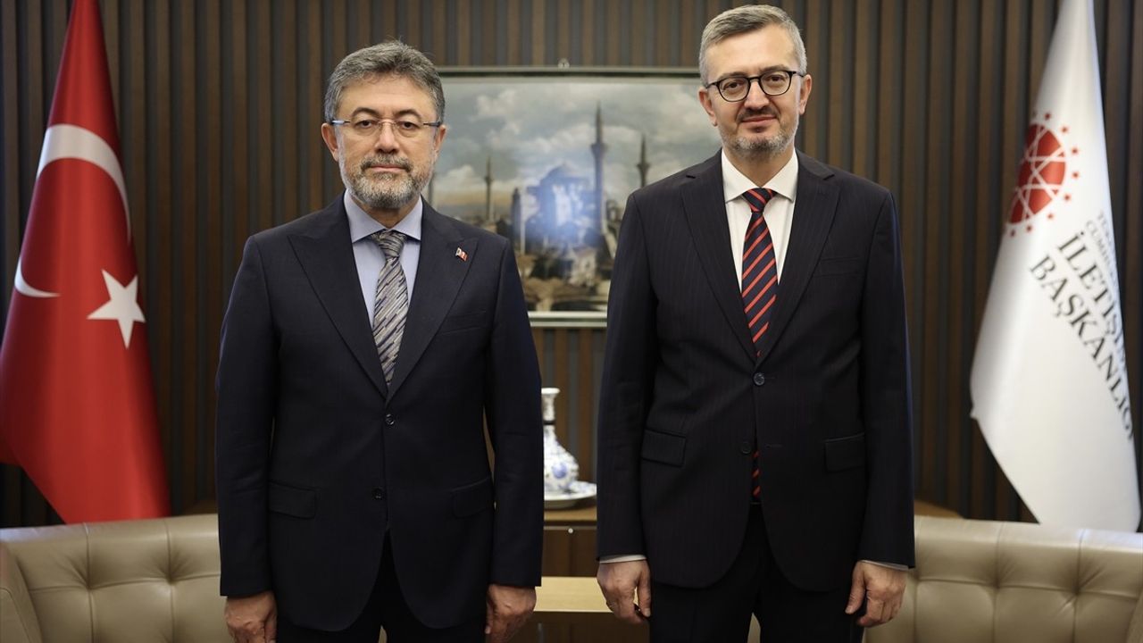 Cumhurbaşkanlığı İletişim Başkanı Duran, Tarım ve Orman Bakanı İbrahim Yumaklı ile görüştü