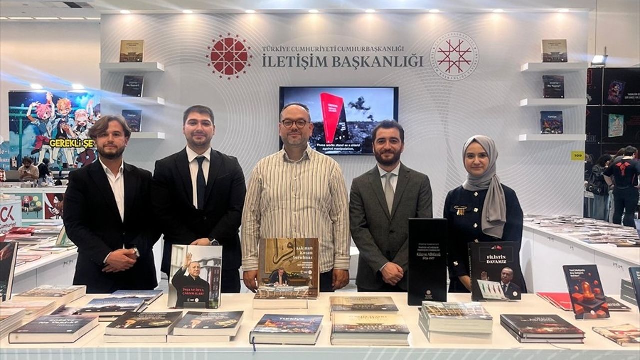 Cumhurbaşkanlığı İletişim Başkanlığı Yayınları 22. Ankara Kitap Fuarı'nda Sergileniyor