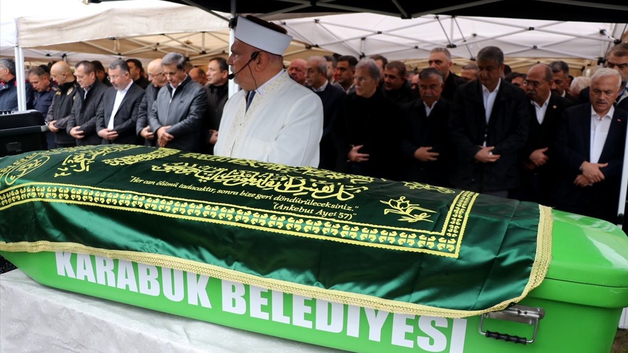 Cumhurbaşkanlığı YİK Üyesi Mehmet Ali Şahin'in babası Abdullah Şahin Karabük Ovacık'ta defnedildi
