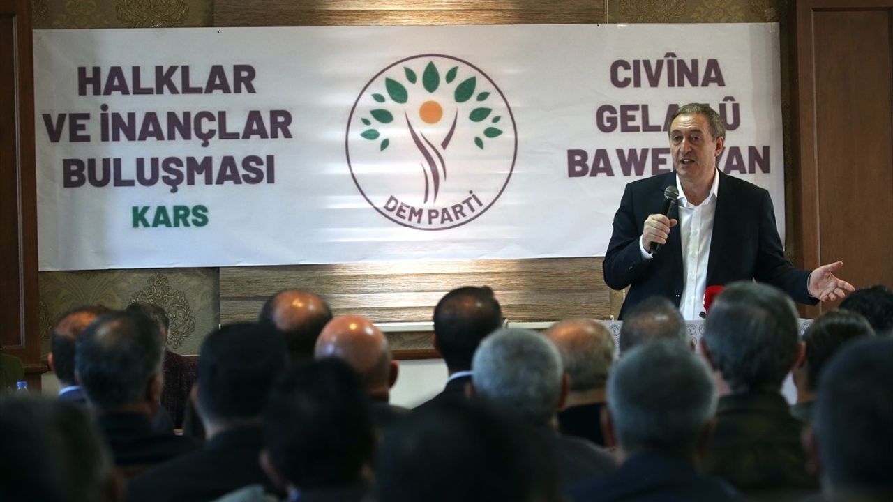 DEM Parti Eş Genel Başkanı Bakırhan: PKK'nın silah bırakma kararı 'tarihi önemdedir'