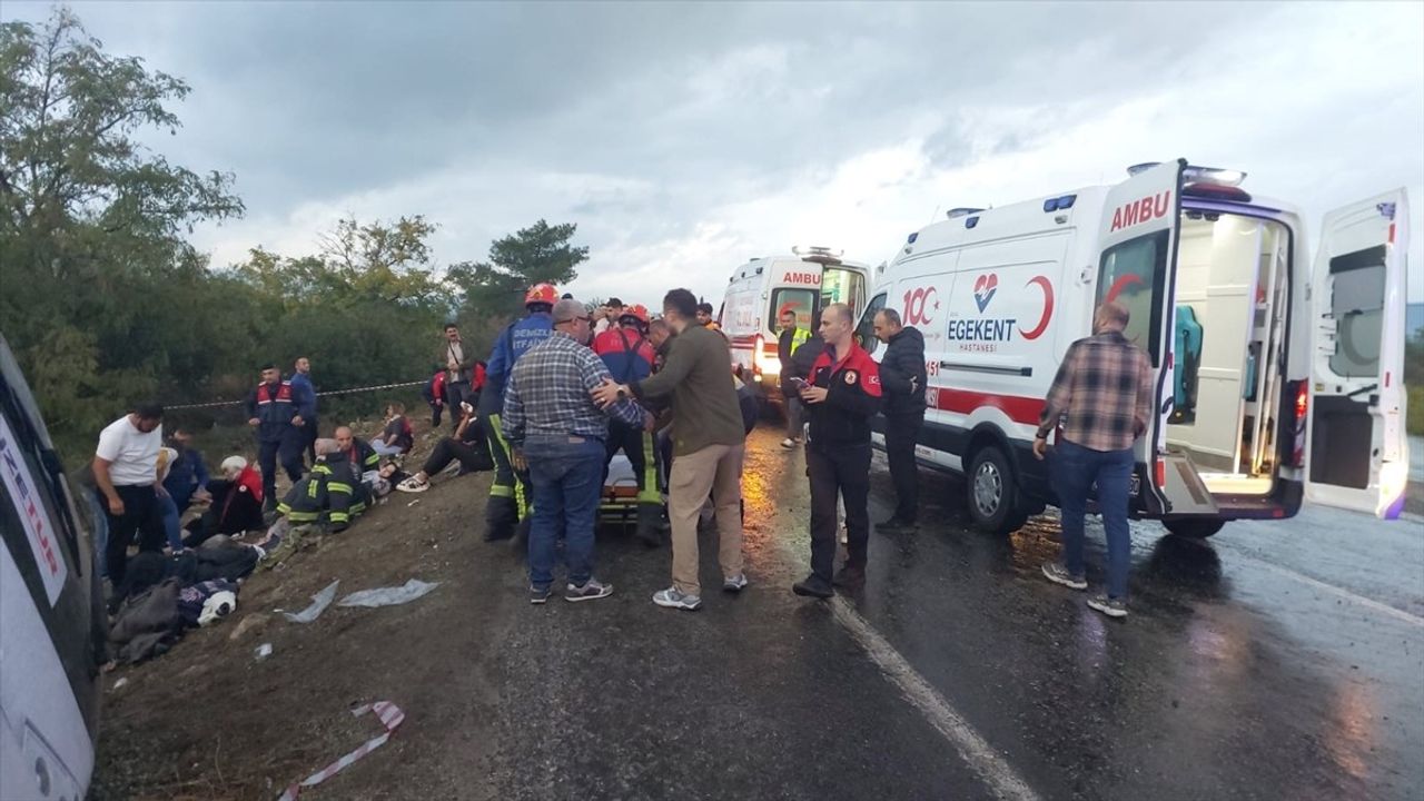 Denizli Buldan'da midibüsün devrilmesi: 1 ölü, 32 yaralı