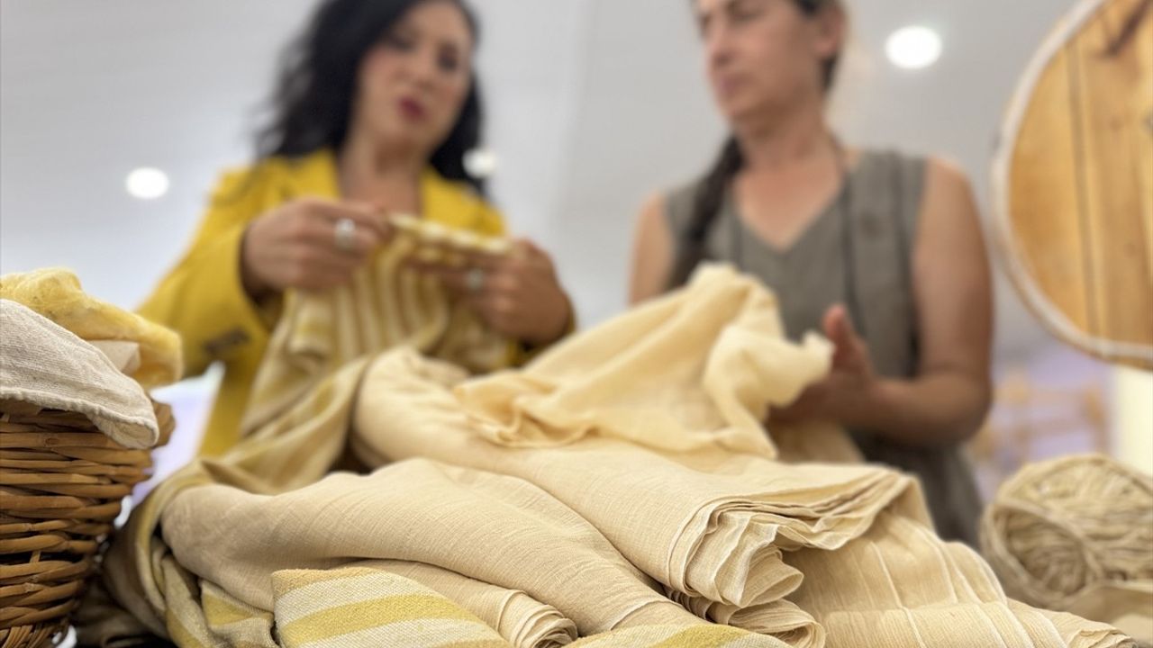 Depremde kurtardığı yumurtalarla 'Hatay sarısı ipeği' coğrafi işaretle tescillendi