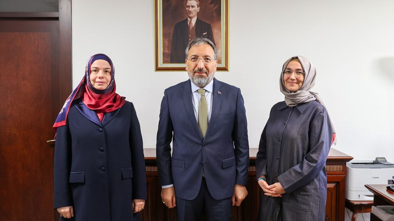 Diyanet İşleri Başkan Yardımcılıklarına Atanan Dört İsim Görevine Başladı