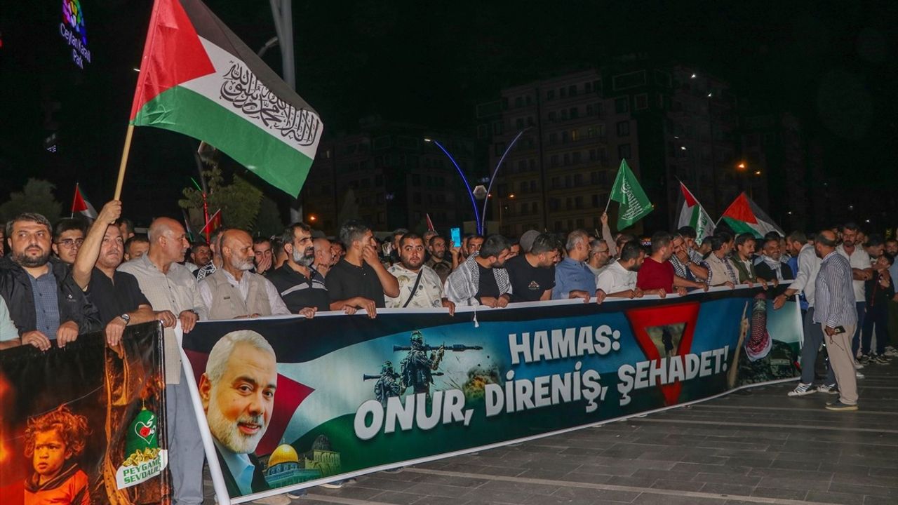 Diyarbakır, Elazığ ve Mardin'de Küresel Sumud Filosu'na Yapılan Saldırı Protesto Edildi