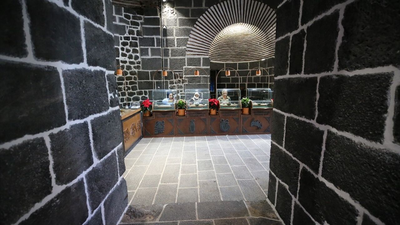 Diyarbakır Surları'ndaki 47 No'lu Burç 'Diyarbakır Hasır Evi ve El Sanatları Atölyesi'ne Dönüştü