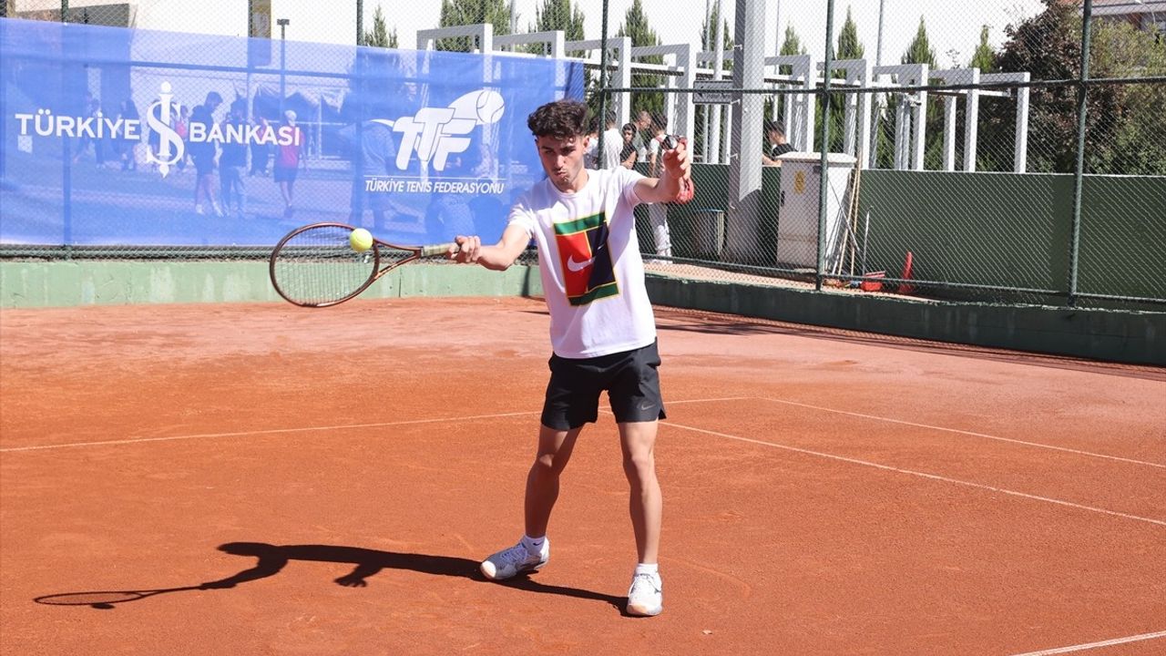 Doğu ve Güneydoğu Anadolu Tenis Takım Şampiyonası Gaziantep'te başladı