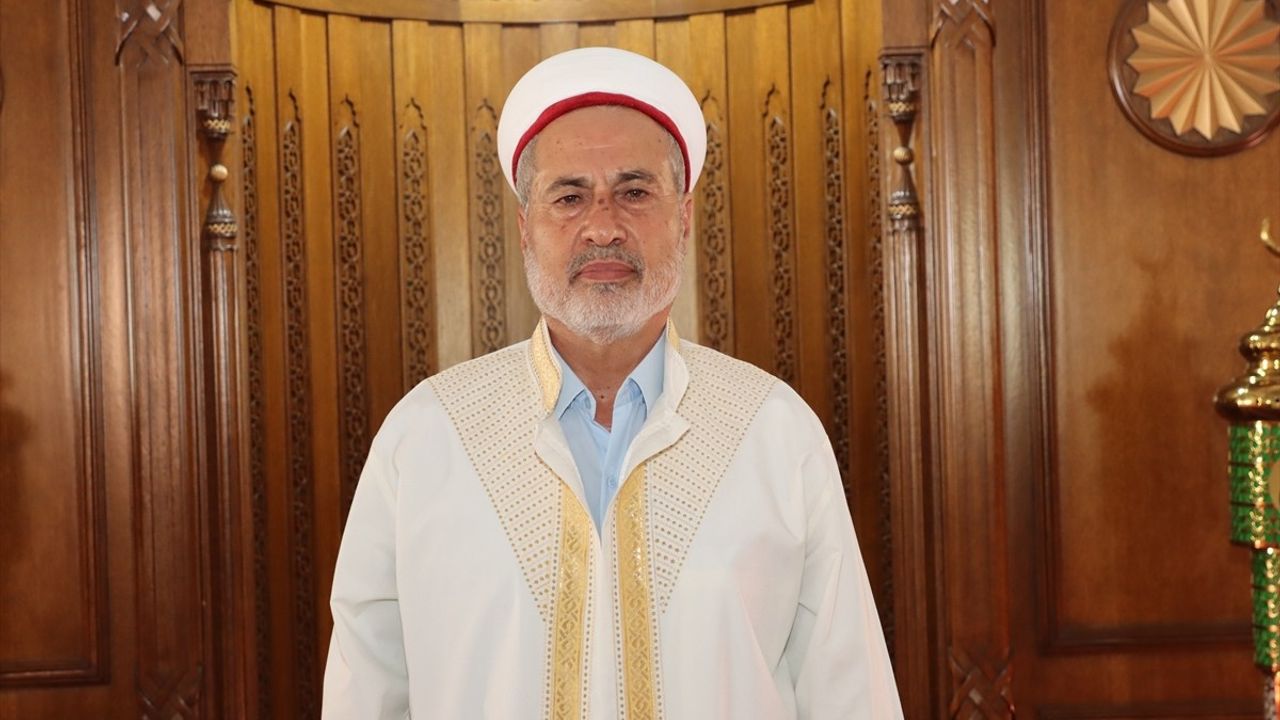 Dörtyol'da 49 yıllık görevini tamamlayan imam Ali Tekeci için veda programı