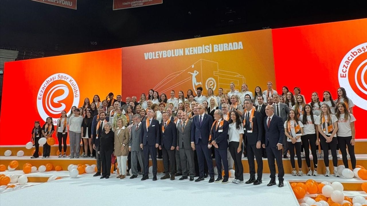 Eczacıbaşı Spor Kulübü Kartal'da 4000 kişilik yeni salonunu açtı