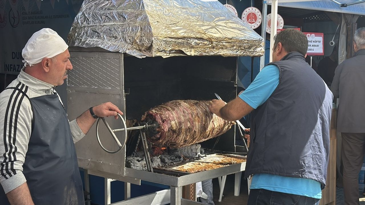 Edirne'de İşyurtları Ürün ve El Sanatları Fuarı yoğun ilgi görüyor