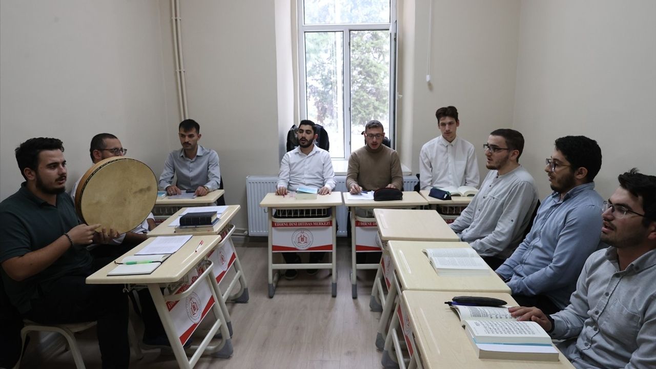 Edirne Dini İhtisas Merkezi, Sultan 2. Abdülhamid'in binasında eğitim veriyor; ilk mezunlar Aralık'ta