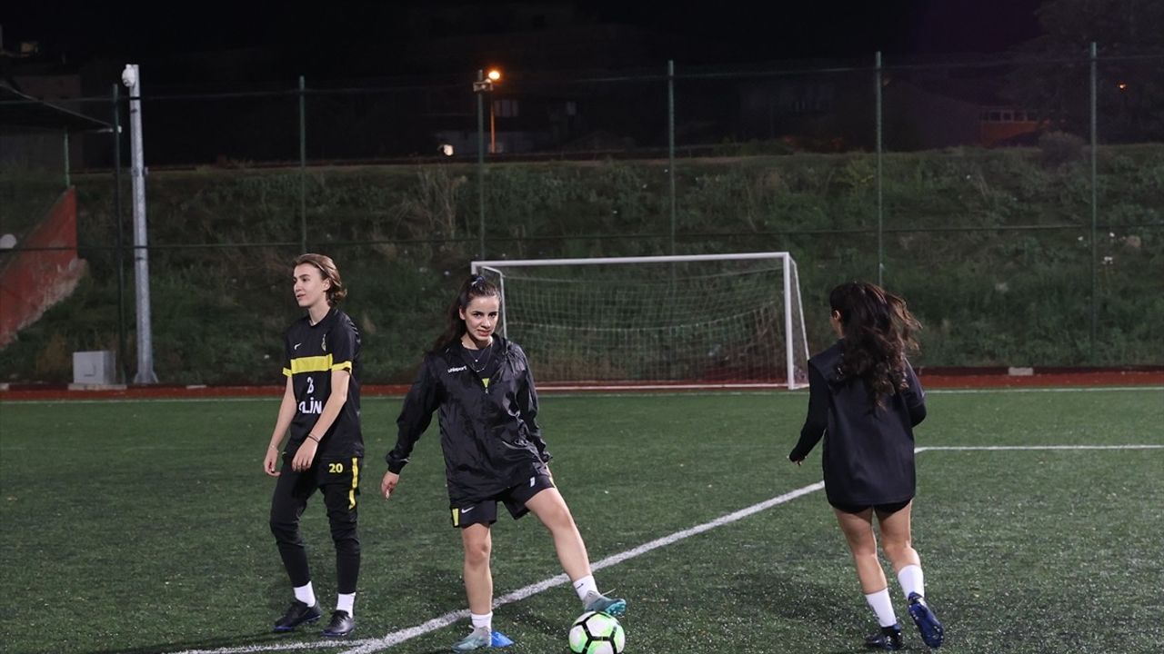 Edirne'nin tek kadın takımı Karaağaç Arda, 3. Lig şampiyonluğu ve milli takım hedefiyle sezona hazırlanıyor