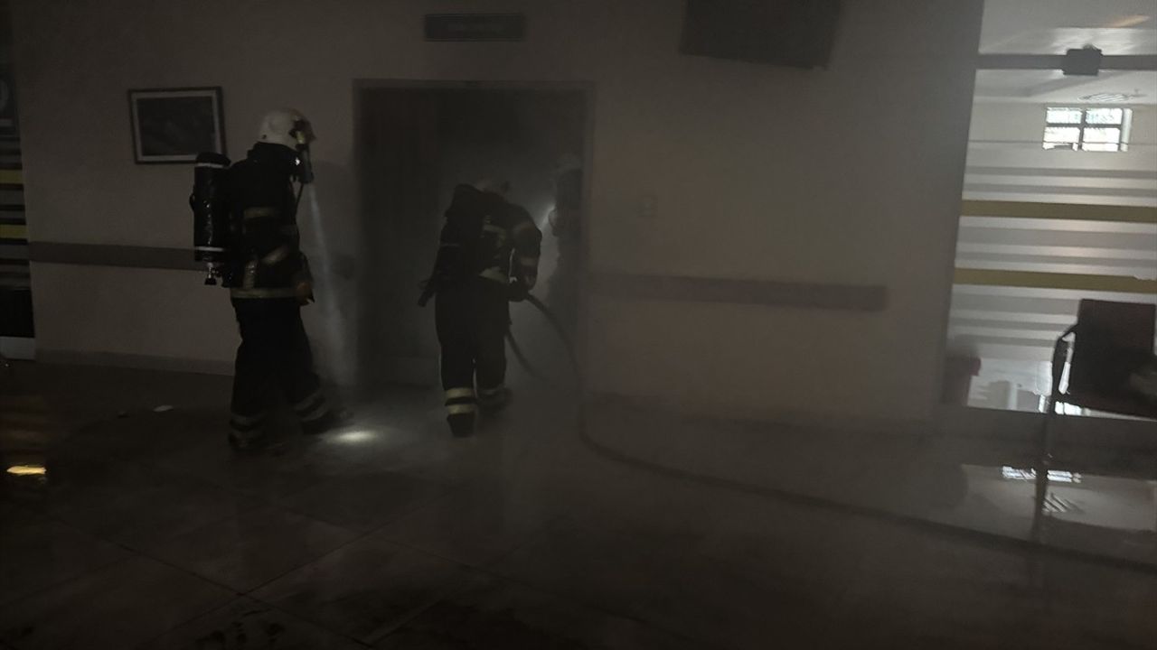 Edirne Sultan 1. Murat Devlet Hastanesi'ndeki yangın söndürüldü; hastane kısa sürede normale dönecek