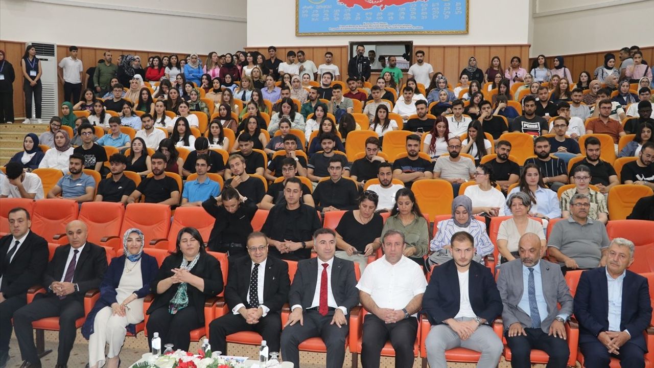 Egemen Bağış: Türkiye tercihlerle 'Türkiye Yüzyılı'na yöneliyor — Batman Üniversitesi'nde konuştu