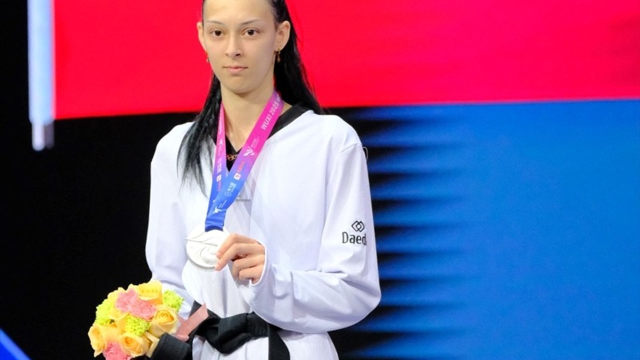 Elif Sude Akgül, 2025 Dünya Tekvando Şampiyonası'nda kadınlar 49 kiloda gümüş madalya kazandı