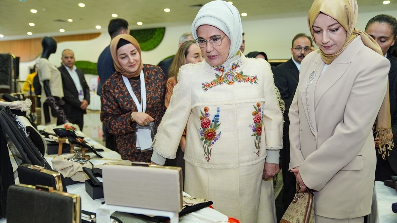 Emine Erdoğan'ın 'Siirtlilerle Buluşma' paylaşımı: Siirt'i kardeşlik ve vefa olarak tanımladı