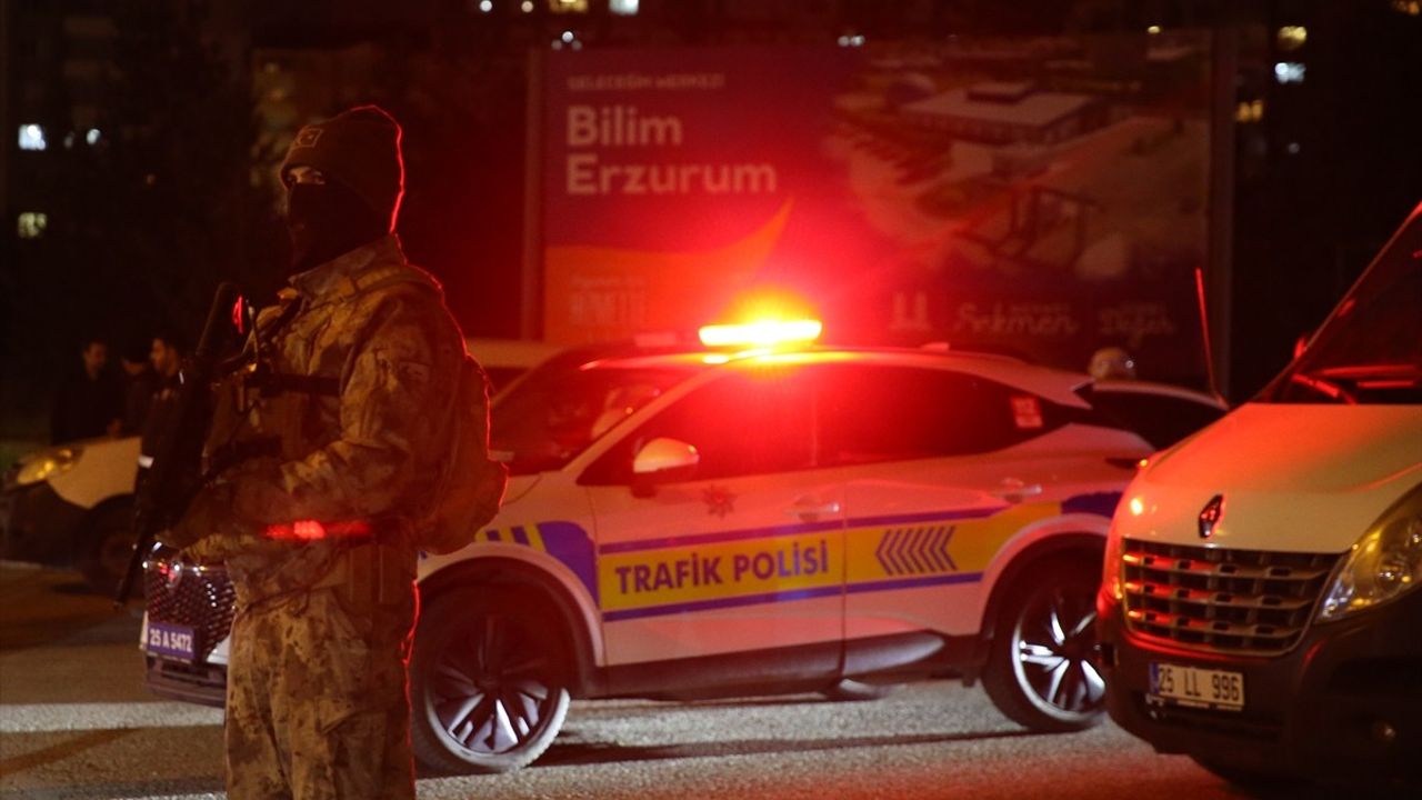 Erzurum Emniyeti 456 Polisle 28 Noktada Eş Zamanlı Denetim Yaptı: 'Huzuru Bozanlara Müsaade Edilmeyecek'