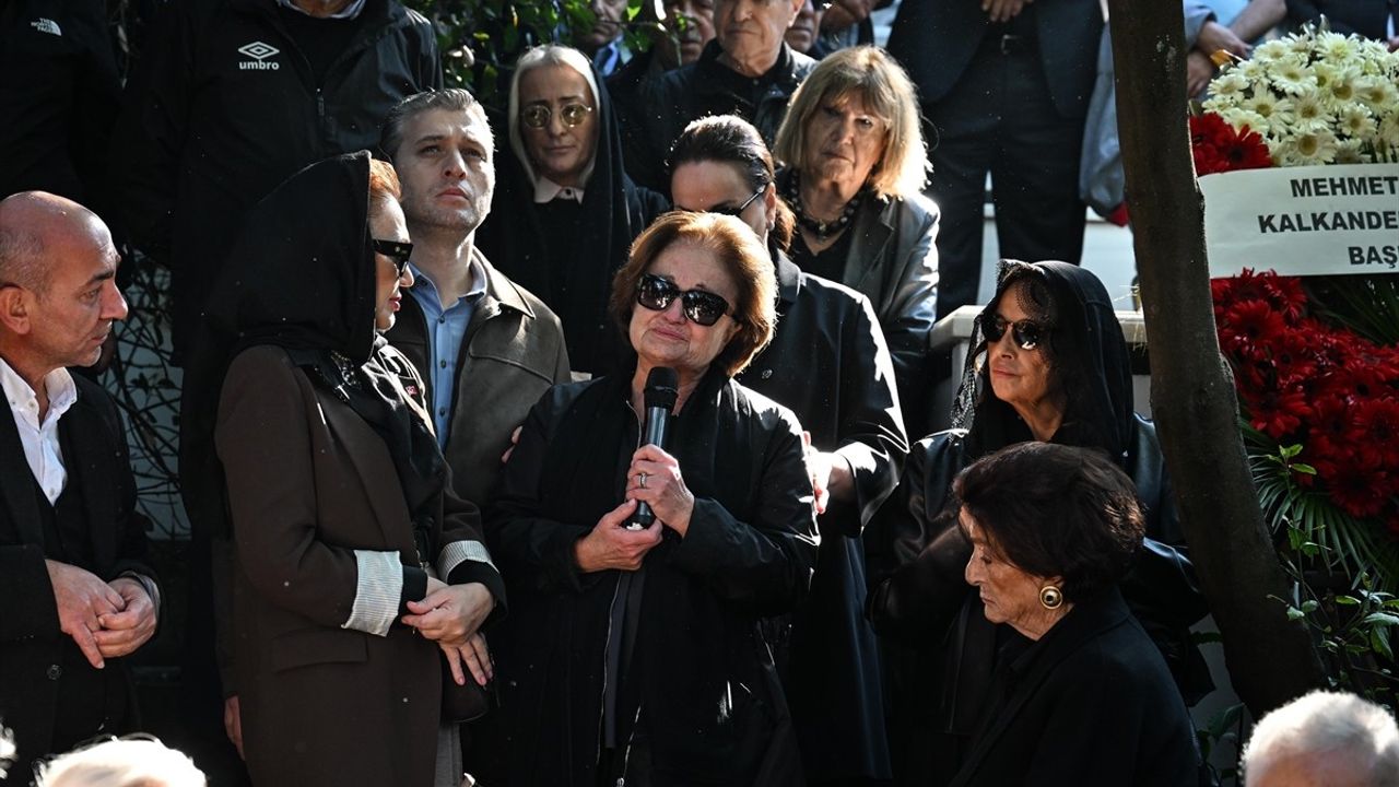 Eski Başbakan Mesut Yılmaz, Vefatının 5. Yılında Beykoz Kanlıca Mezarlığı'nda Anıldı