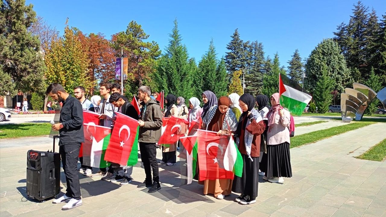 Eskişehir'de öğrenciler Sumud'a Destek Gazze'ye Umut Ol etkinliğinde buluştu