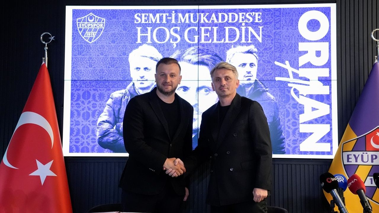 Eyüpspor, Orhan Ak ile 3 yıllık sözleşme imzaladı