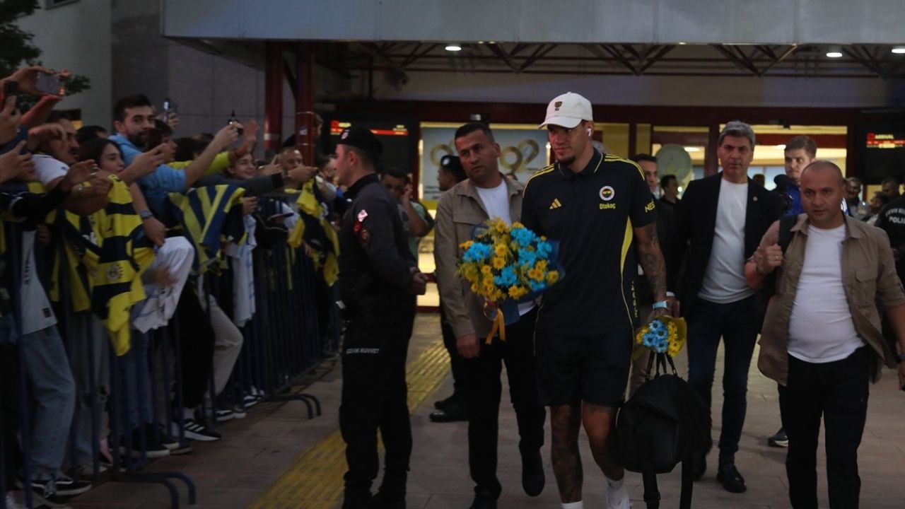 Fenerbahçe kafilesi, Trendyol Süper Lig 8. hafta maçı için Samsun'a geldi