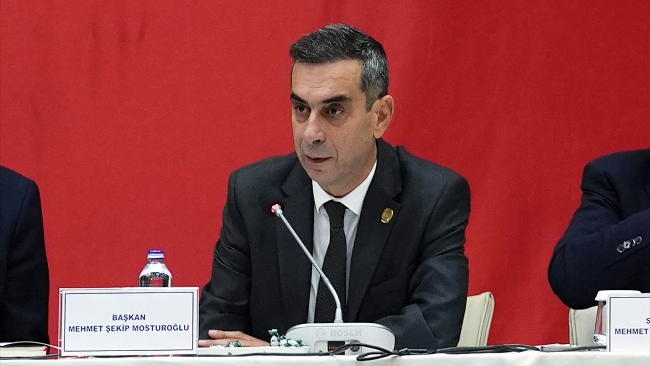 Fenerbahçe Yüksek Divan Kurulu Toplantısı Başladı: Mosturoğlu, Saran ve Koç'un Değerlendirmesi