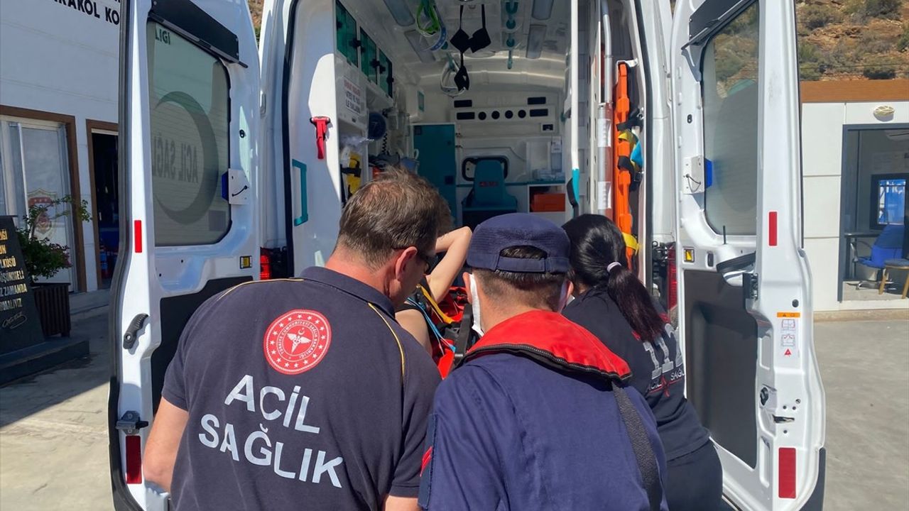 Fethiye açıklarında ticari yatta yaralanan kişi Sahil Güvenlik tarafından tahliye edildi