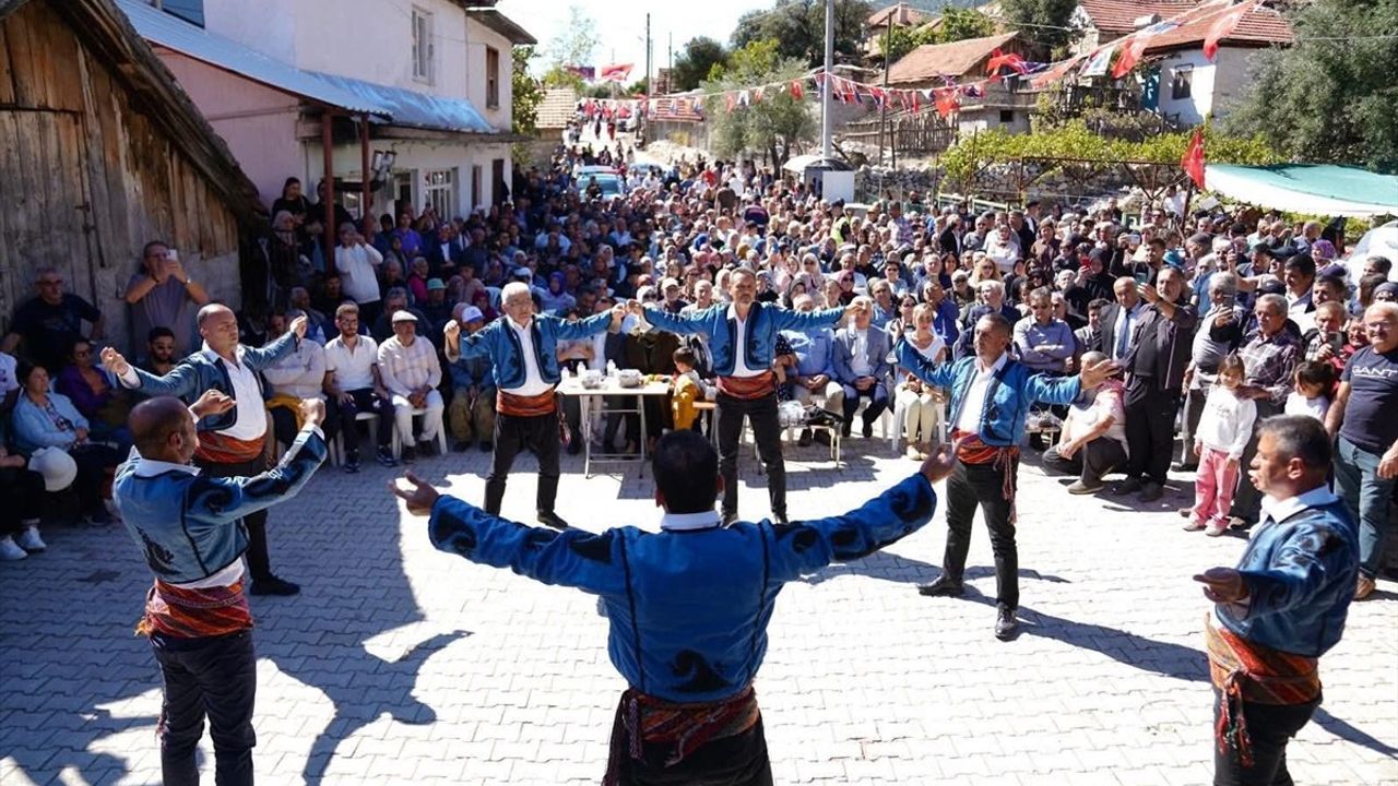 Finike'de 2. Yazır Üzümü Şenliği: Coğrafi İşaret Başvuruları Öne Çıktı