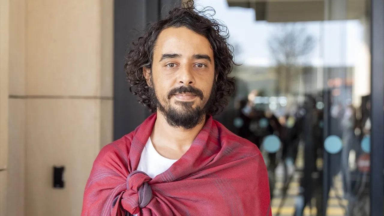 Fransız Gazeteci Hicham Rami: Özgürlük Filosu'nda İsrail Güçlerinin 'Terörist' Muamelesi ve Hapishane Koşulları