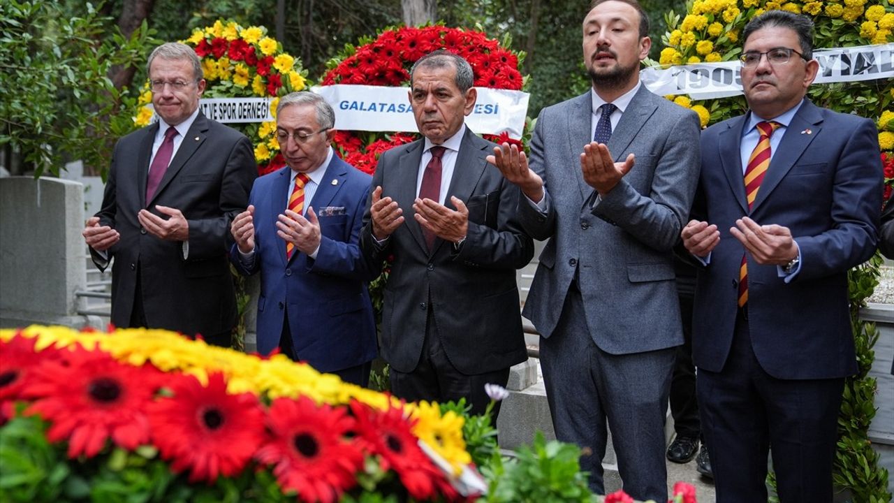 Galatasaray 120. kuruluş yılı: Ali Sami Yen mezarı başında anıldı