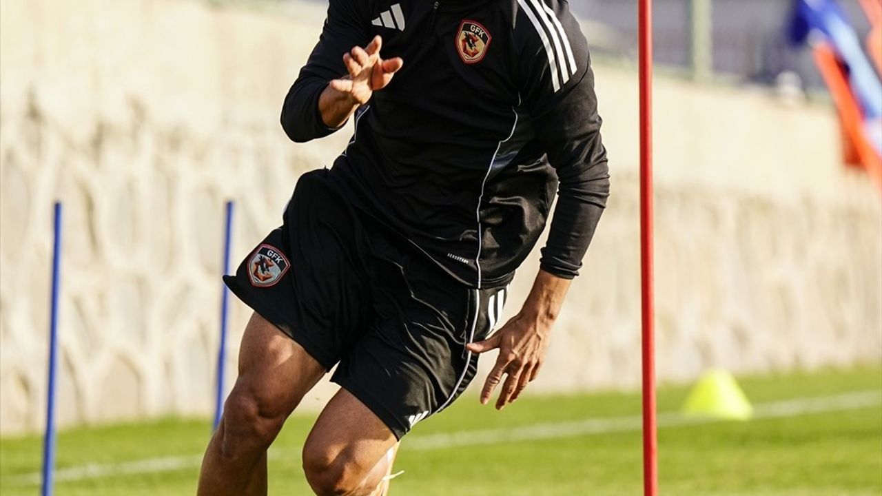 Gaziantep FK, Fenerbahçe maçı hazırlıklarını Burak Yılmaz yönetiminde sürdürdü