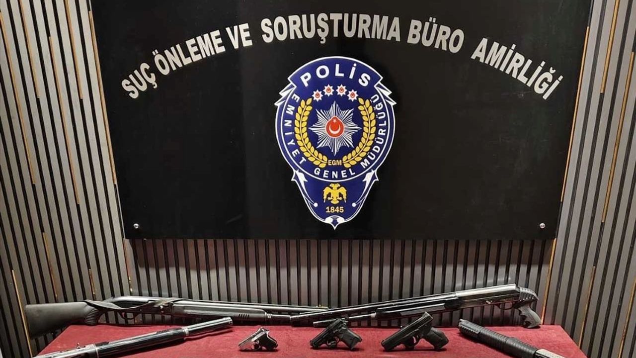 Gaziantep'te uyuşturucu operasyonunda biri aranan hükümlü olmak üzere 4 kişi gözaltına alındı