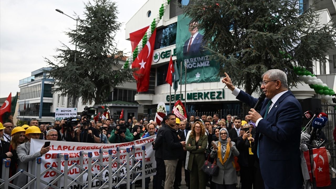 Gelecek Partisi'nin Çankaya'daki yeni genel merkezi açıldı — Davutoğlu: Gazze için dört unsurun arkasındayım