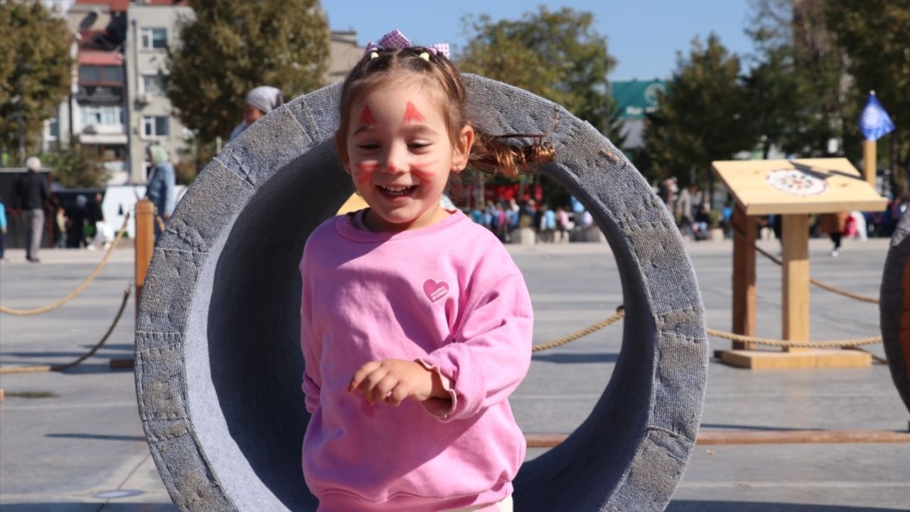 Geleneksel Oyunlar Tırı Sakarya'da: 2 bin genç ve öğrenci ata oyunlarıyla buluştu