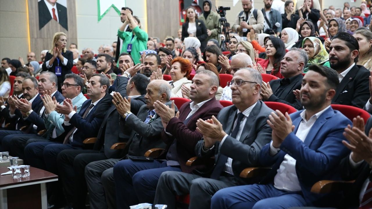 Gençlik ve Spor Bakanı Osman Aşkın Bak: Hatay'da deprem sonrası yatırımlar ve teşkilat vurgusu