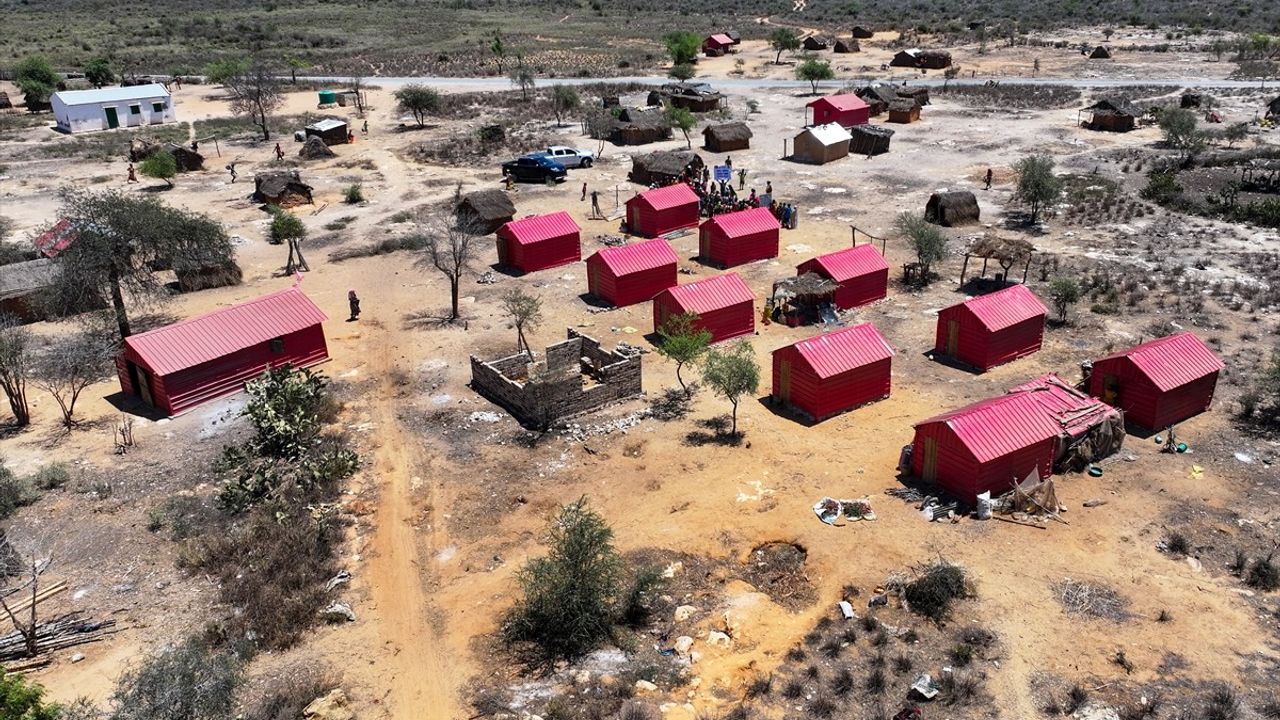 Gönüllü Vesileler Derneği: Adana'dan Madagaskar'a ev inşası, su kuyusu ve sağlık projeleri