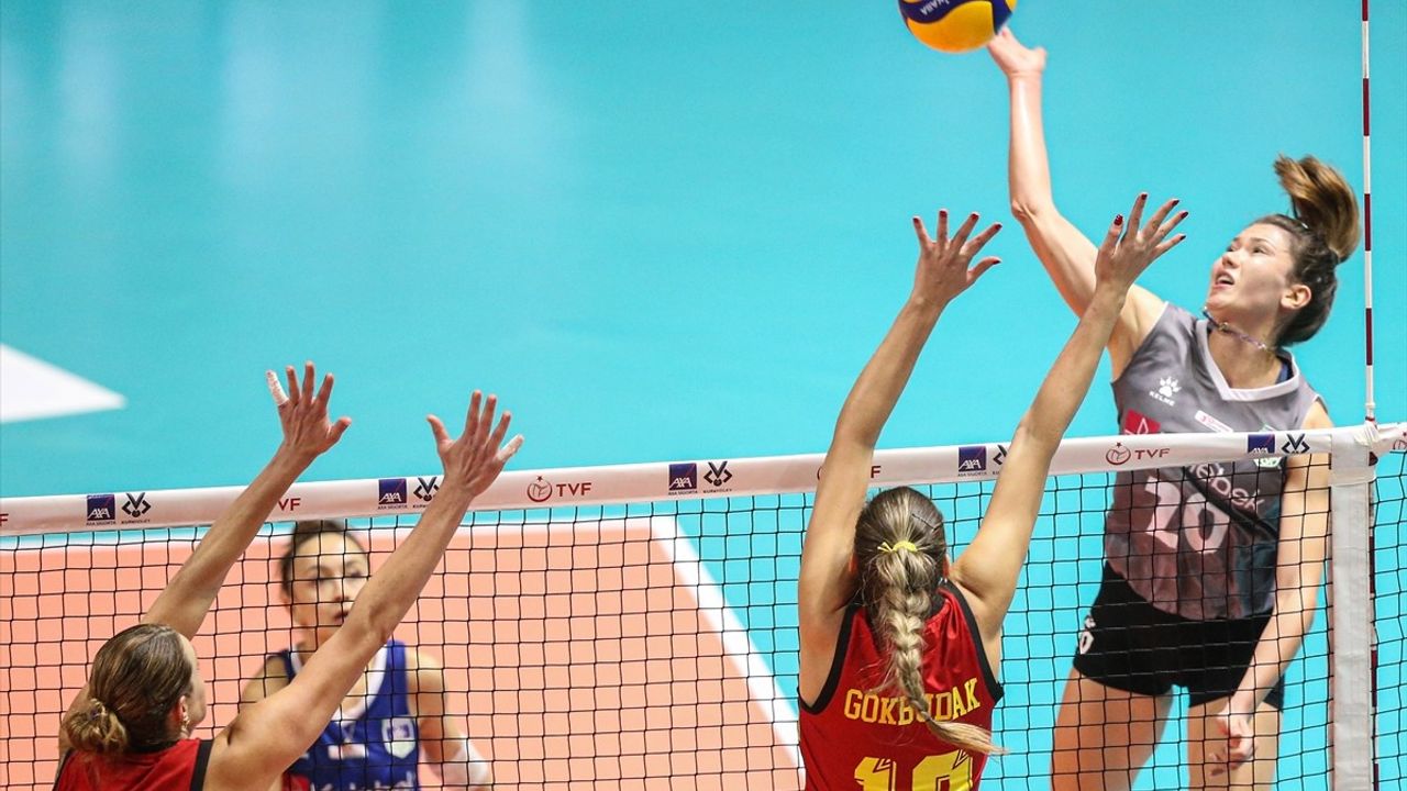 Göztepe, Bahçelievler Belediyespor'u 3-1 yenerek Kadınlar AXA Sigorta Kupa Voley'de çeyrek finale yükseldi