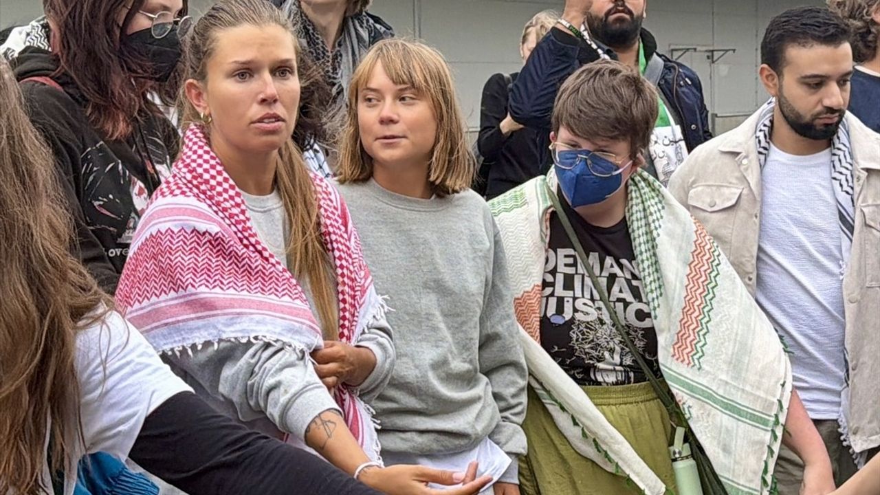 Greta Thunberg: İsrail'de Alıkonulurken Temiz Suya Erişemediklerini ve Hastalandıklarını Açıkladı