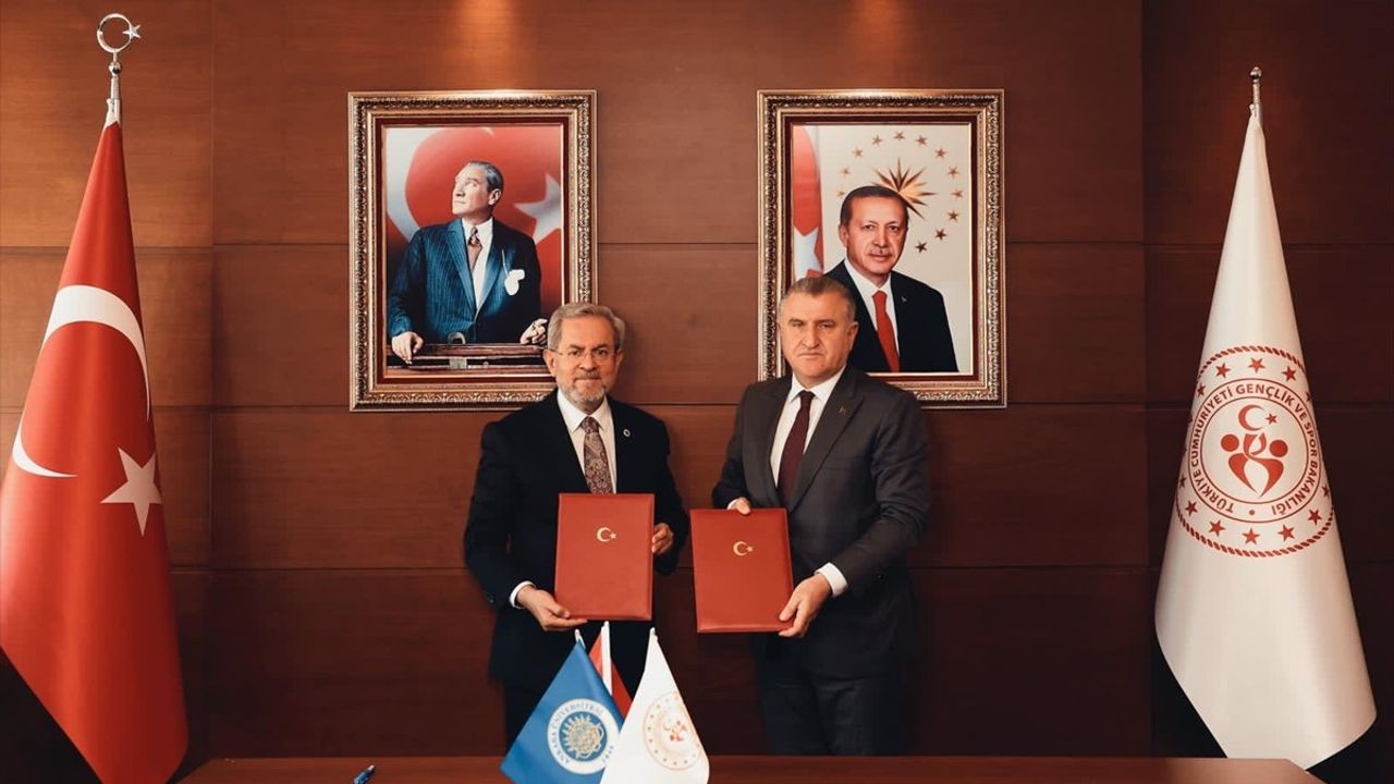 GSB ile Ankara Üniversitesi Geliştirme Vakfı Okulları, 'Türkiye Sportif Tarama Ölçümü ve Spora Yönlendirme Programı' için iş birliği protokolü imzaladı